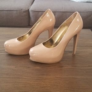 Simply Vera Wang Blush Patent Leather Heels